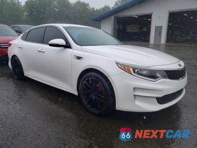 Czwarte zdjęcie samochodu z boku: 2017 KIA OPTIMA LX VIN:5XXGT4L39HG123177 - miniatura