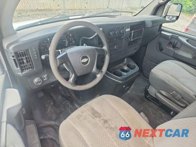 Zdjęcie 8 z 14 samochodu: 2012 CHEVROLET EXPRESS 1500 DELIVERY VAN VIN:1GCSGAFX1C1115185 - miniatura