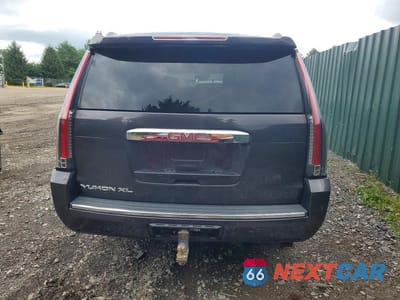 Zdjęcie 6 z 13 samochodu: 2017 GMC YUKON XL DENALI VIN:1GKS2HKJ1HR397561 - miniatura