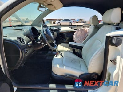 Zdjęcie 7 z 12 samochodu: 2007 VOLKSWAGEN NEW BEETLE TRIPLE WHITE VIN:3VWFF31Y07M416777 - miniatura