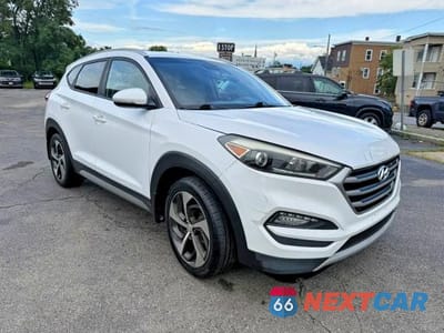 Czwarte zdjęcie samochodu z boku: 2017 HYUNDAI TUCSON SPORT VIN:KM8J3CA28HU295247 - miniatura