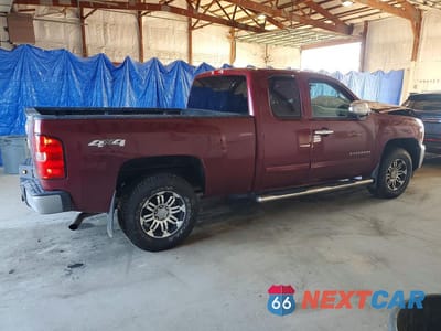 Trzecie zdjęcie samochodu z tyłu: 2013 CHEVROLET SILVERADO K1500 LT VIN:1GCRKSE71DZ102489 - miniatura