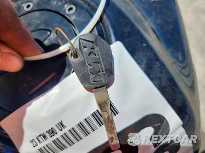 Zdjęcie 8 z 9 samochodu: 2023 KTM 390 DUKE VIN:MD2JPJ405PC241085 - miniatura