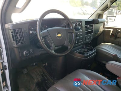Zdjęcie 8 z 13 samochodu: 2021 CHEVROLET EXPRESS BOX TRUCK VIN:1HA6GVC76MN006823 - miniatura
