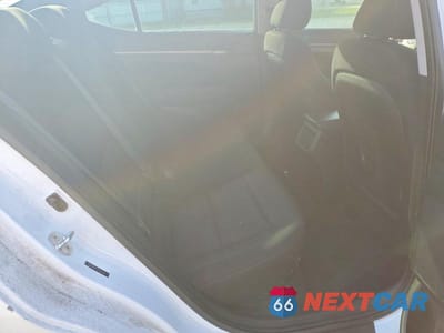 Zdjęcie 10 z 12 samochodu: 2018 HYUNDAI ELANTRA SEL VIN:5NPD84LF0JH341226 - miniatura