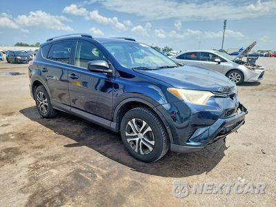 Czwarte zdjęcie samochodu z boku: 2018 TOYOTA RAV4 LE VIN:JTMZFREV2JJ733144 - miniatura