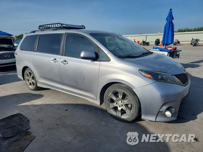 Czwarte zdjęcie samochodu z boku: 2015 TOYOTA SIENNA SPORT VIN:5TDXK3DC7FS659553 - miniatura