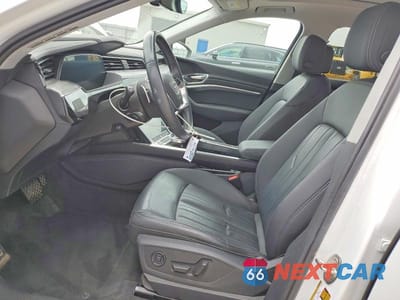 Zdjęcie 7 z 13 samochodu: 2021 AUDI E-TRON PREMIUM VIN:WA1AAAGE0MB010699 - miniatura