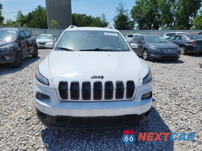 Piąte zdjęcie samochodu w środku: 2014 JEEP CHEROKEE LATITUDE VIN:1C4PJLCS6EW115720 - miniatura