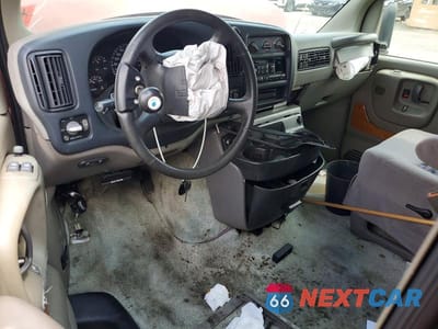 Zdjęcie 8 z 12 samochodu: 1999 GMC SAVANA RV G1500 VIN:1GDFG15R1X1070545 - miniatura