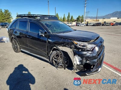 Czwarte zdjęcie samochodu z boku: 2021 TOYOTA RAV4 PRIME SE VIN:JTMAB3FV9MD036013 - miniatura