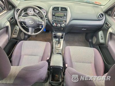 Zdjęcie 8 z 13 samochodu: 2005 TOYOTA RAV4 BASE VIN:JTEHD20V856026330 - miniatura