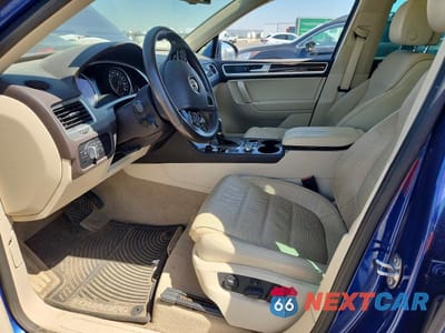 Zdjęcie 7 z 13 samochodu: 2016 VOLKSWAGEN TOUAREG SPORT VIN:WVGEF9BP2GD010093 - miniatura