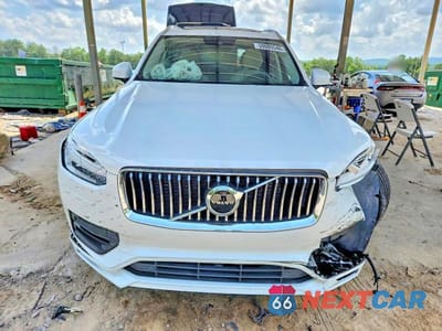 Piąte zdjęcie samochodu w środku: 2020 VOLVO XC90 T6 MOMENTUM VIN:YV4A22PK5L1542238 - miniatura