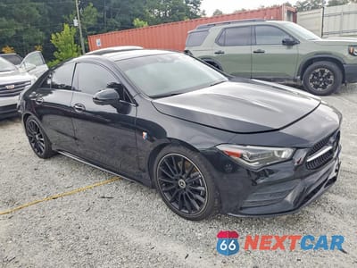 Czwarte zdjęcie samochodu z boku: 2020 MERCEDES-BENZ CLA 250 VIN:WDD5J4GB3LN033671 - miniatura
