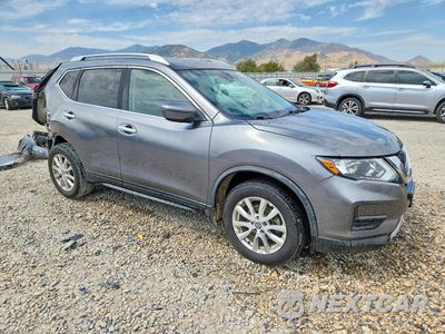 Czwarte zdjęcie samochodu z boku: 2020 NISSAN ROGUE SV VIN:KNMAT2MVXLP516102 - miniatura