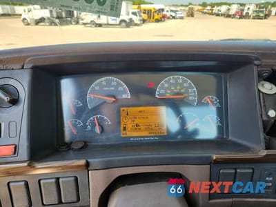 Zdjęcie 9 z 12 samochodu: 2013 VOLVO VN VNL VIN:4V4NC9EG7DN136243 - miniatura