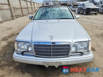 Piąte zdjęcie samochodu w środku: 1995 MERCEDES-BENZ E 320 VIN:WDBEA66E7SC185995 - miniatura