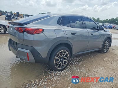 Trzecie zdjęcie samochodu z tyłu: 2025 BMW X2 XDRIVE28I VIN:WBX63GM09S5153179 - miniatura