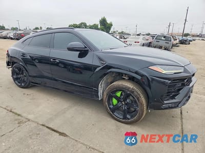 Czwarte zdjęcie samochodu z boku: 2019 LAMBORGHINI URUS VIN:ZPBUA1ZL6KLA04680 - miniatura