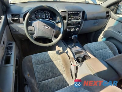Zdjęcie 8 z 12 samochodu: 2008 KIA SORENTO BASE VIN:KNDJD735885765335 - miniatura