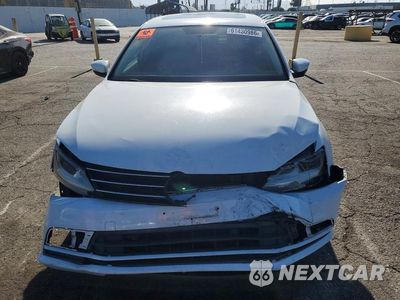 Piąte zdjęcie samochodu w środku: 2017 VOLKSWAGEN JETTA SE VIN:3VWDB7AJXHM295741 - miniatura