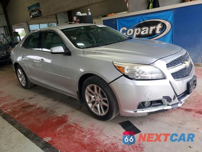 Czwarte zdjęcie samochodu z boku: 2013 CHEVROLET MALIBU 2LT VIN:1G11F5RR7DF104319 - miniatura