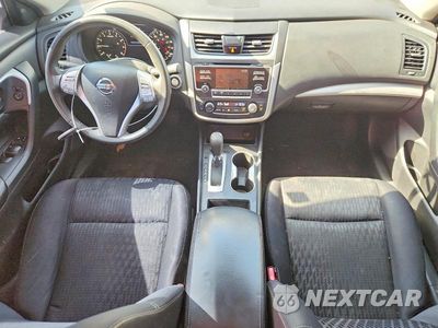 Zdjęcie 8 z 12 samochodu: 2017 NISSAN ALTIMA 2.5 SV VIN:1N4AL3AP4HC160407 - miniatura