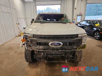 Piąte zdjęcie samochodu w środku: 2022 FORD F250 SUPER DUTY VIN:1FT7W2B67NEE41676 - miniatura