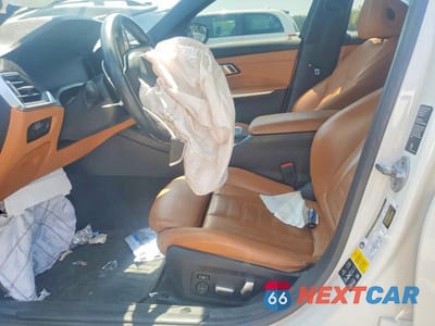 Zdjęcie 7 z 12 samochodu: 2019 BMW 330XI VIN:WBA5R7C51KAJ86699 - miniatura