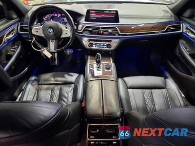 Zdjęcie 8 z 12 samochodu: 2021 BMW 750 XI VIN:WBA7U2C07MCF68499 - miniatura