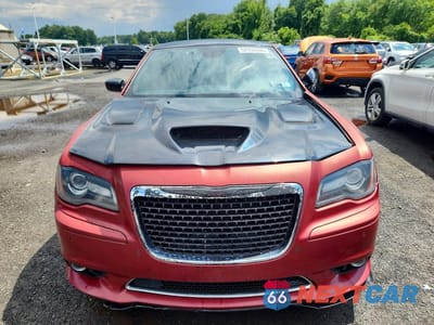 Piąte zdjęcie samochodu w środku: 2013 CHRYSLER 300 SRT-8 VIN:2C3CCAFJ2DH513220 - miniatura