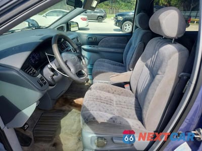 Zdjęcie 7 z 13 samochodu: 2001 TOYOTA SIENNA LE VIN:4T3ZF13CX1U342568 - miniatura