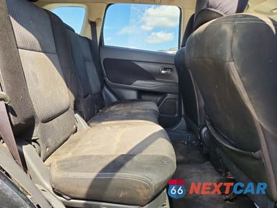 Zdjęcie 11 z 13 samochodu: 2016 MITSUBISHI OUTLANDER ES VIN:JA4AD2A35GZ039695 - miniatura