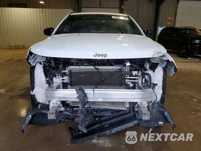 Piąte zdjęcie samochodu w środku: 2025 JEEP COMPASS LATITUDE VIN:3C4NJDBN5ST574618 - miniatura