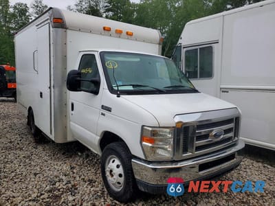 Czwarte zdjęcie samochodu z boku: 2013 FORD E350 BOX TRUCK VIN:1FDWE3FL5DDA85295 - miniatura