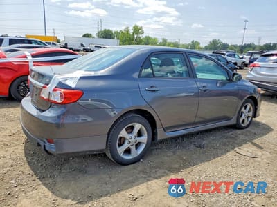 Trzecie zdjęcie samochodu z tyłu: 2013 TOYOTA COROLLA S VIN:2T1BU4EE4DC062294 - miniatura