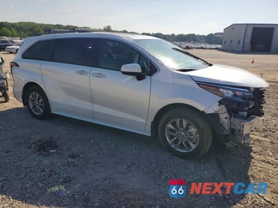 Czwarte zdjęcie samochodu z boku: 2025 TOYOTA SIENNA XLE 8-PASSENGER VIN:5TDYRKEC4SS286409 - miniatura