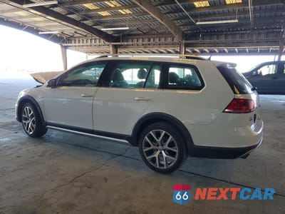 Drugie zdjęcie samochodu z przodu: 2017 VOLKSWAGEN GOLF ALLTRACK S VIN:3VWH17AUXHM522280 - miniatura