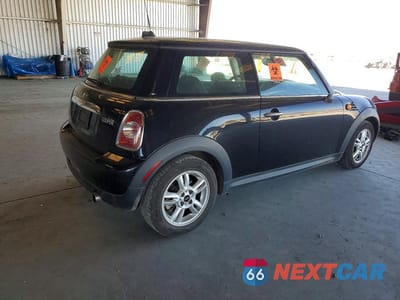 Trzecie zdjęcie samochodu z tyłu: 2011 MINI COOPER VIN:WMWSU3C5XBT092979 - miniatura