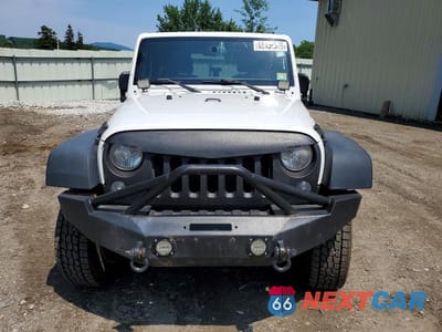 Piąte zdjęcie samochodu w środku: 2015 JEEP WRANGLER SPORT VIN:1C4AJWAGXFL529916 - miniatura