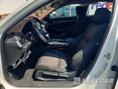 Zdjęcie 7 z 12 samochodu: 2019 HONDA ACCORD LX VIN:1HGCV1F13KA022464 - miniatura