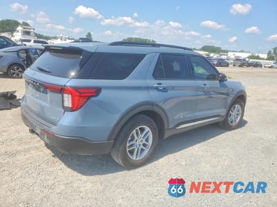 Trzecie zdjęcie samochodu z tyłu: 2025 FORD EXPLORER ACTIVE VIN:1FMUK8DH7SGC60072 - miniatura