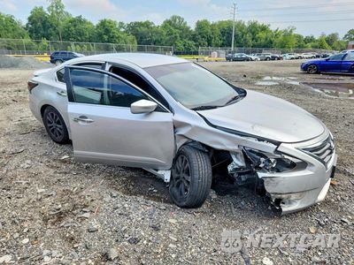 Czwarte zdjęcie samochodu z boku: 2015 NISSAN ALTIMA 2.5 S VIN:1N4AL3AP7FC148619 - miniatura