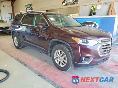 Czwarte zdjęcie samochodu z boku: 2018 CHEVROLET TRAVERSE LT VIN:1GNEVGKW0JJ285934 - miniatura