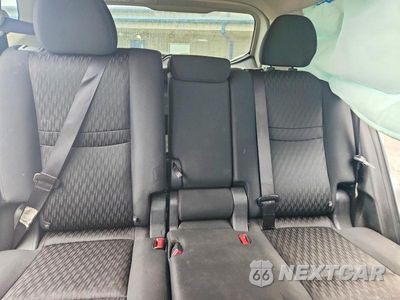 Zdjęcie 10 z 13 samochodu: 2018 NISSAN ROGUE SV VIN:KNMAT2MTXJP590695 - miniatura
