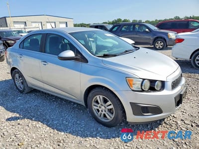 Czwarte zdjęcie samochodu z boku: 2014 CHEVROLET SONIC LT VIN:1G1JC5SH4E4114622 - miniatura