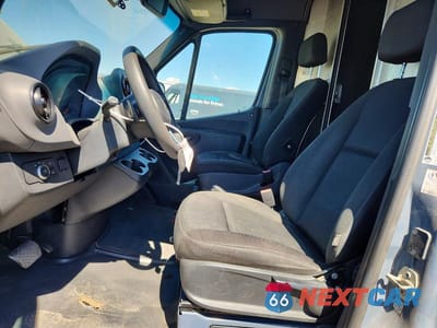 Zdjęcie 7 z 13 samochodu: 2019 MERCEDES-BENZ SPRINTER 2500/3500 DELIVERY VAN VIN:WD4PF0CD9KP034482 - miniatura
