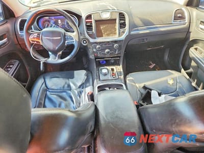 Zdjęcie 8 z 12 samochodu: 2015 CHRYSLER 300 LIMITED VIN:2C3CCAAG8FH830448 - miniatura