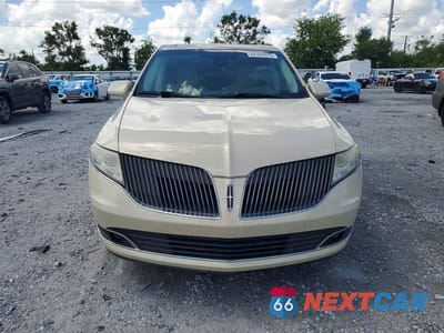 Piąte zdjęcie samochodu w środku: 2014 LINCOLN MKT VIN:2LMHJ5ATXEBL53518 - miniatura